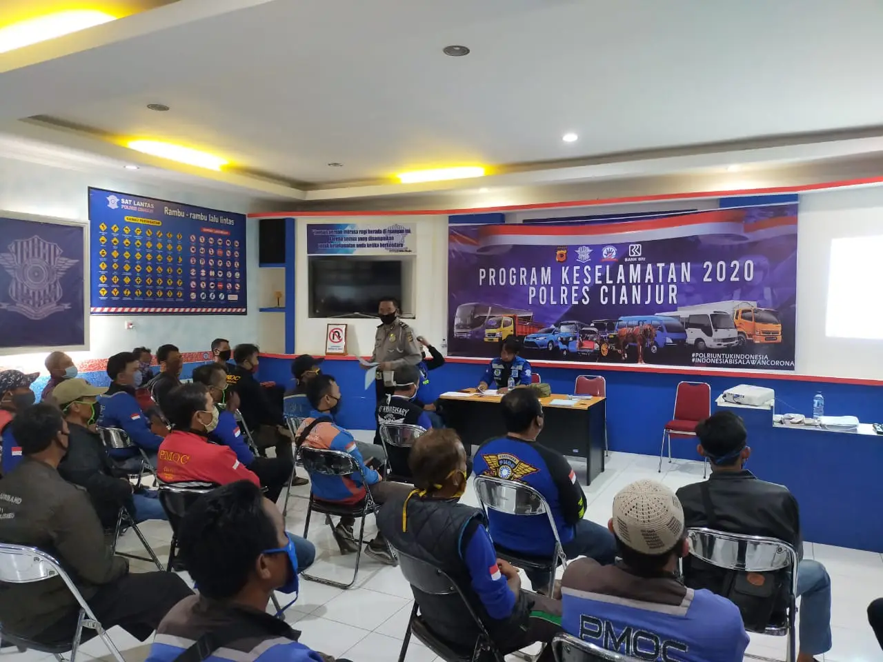 1.203 Pengemudi di Cianjur Dapat Bantuan Program Keselamatan Polri