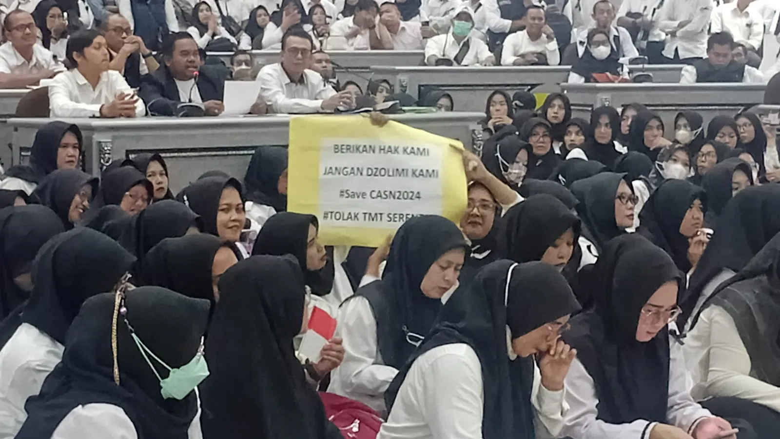 1.578 Honorer Gelar Aksi Damai di Kemenpan RB, Tuntut Kepastian Pengangkatan ASN