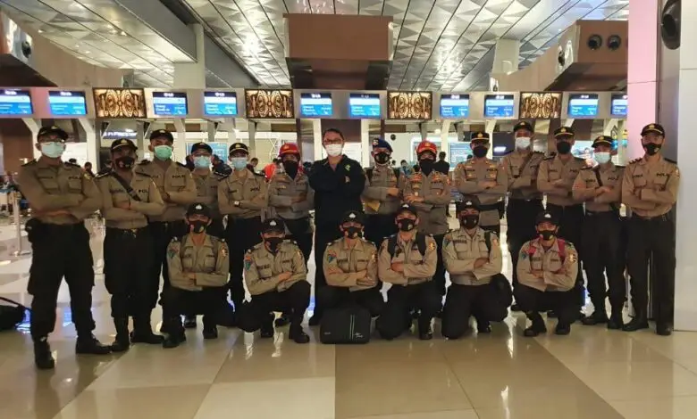 100 Anggota Polri Berangkat ke Ajang PON XX Papua jadi Vaksinator Covid-19