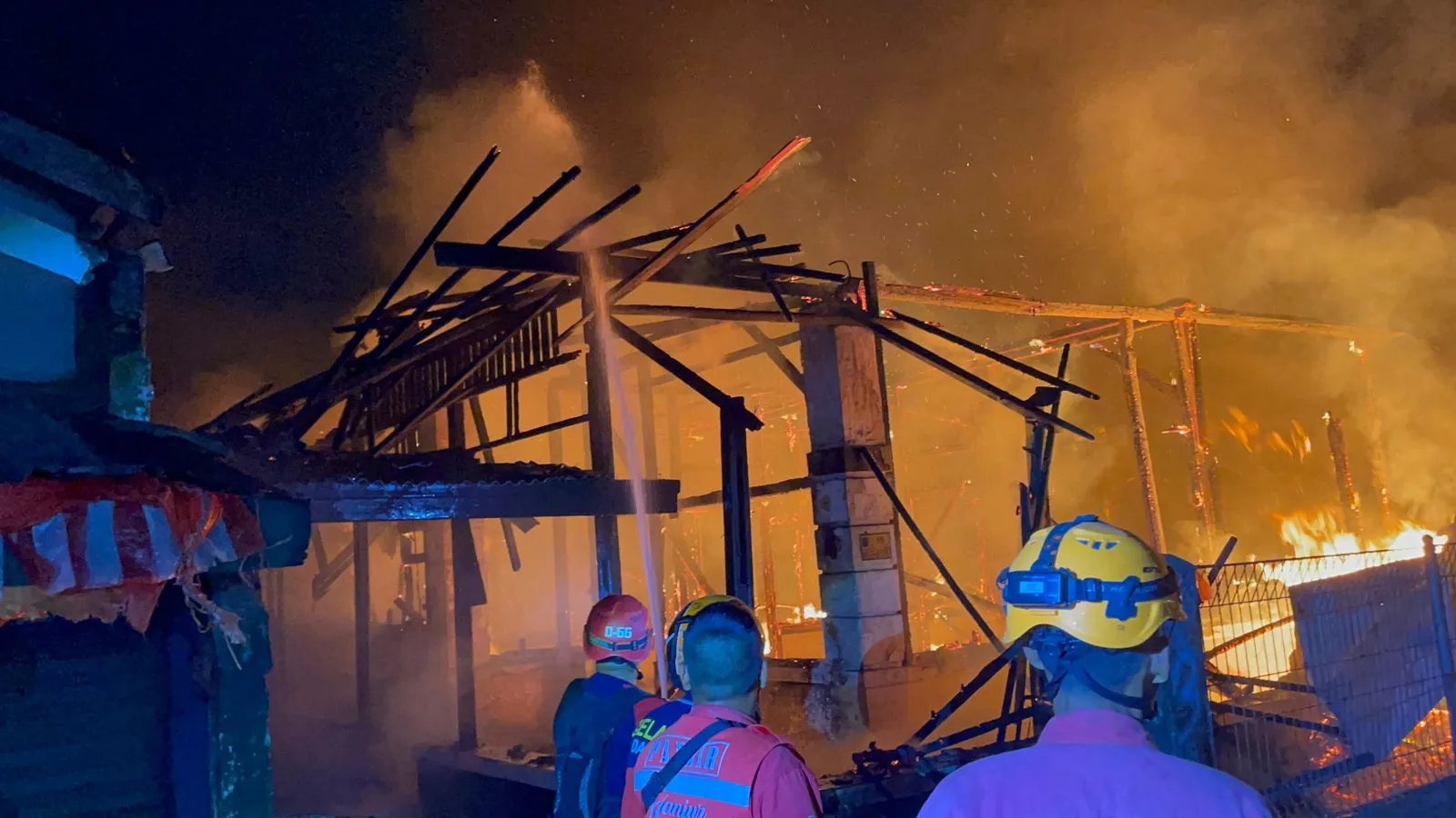 2 Rumah dan 10 Kios di Pasar Bojongmeron Hangus Terbakar