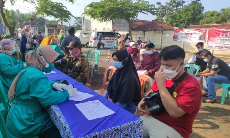 320 Warga Jalani Vaksinasi Tahap 2 di Puskesmas Cikondang