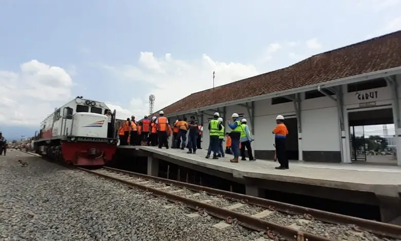 36 Tahun Tak Aktif, Jalur Cibatu - Garut Diuji Coba Pakai Lokomotif