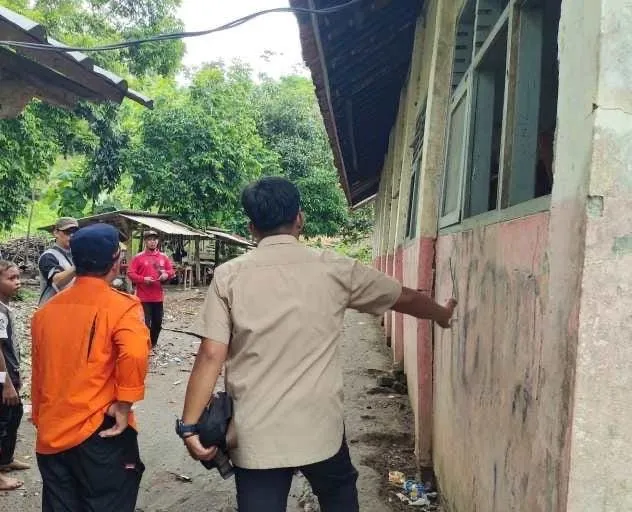 48 Sekolah Rusak Akibat Pergerakan Tanah dan Banjir di Cianjur Selatan