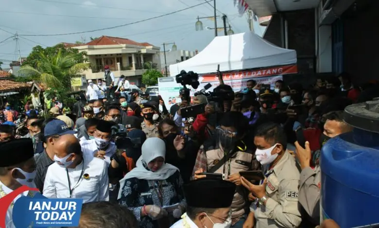 Abaikan Protokol Kesehatan, Kerumunan Massa Pendaftaran Bapaslon Bupati Disayangkan