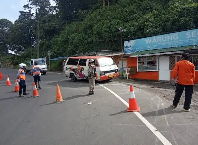 Akhir Pekan, Polres Cianjur Uji Coba Aturan Ganjil Genap di Kawasan Puncak