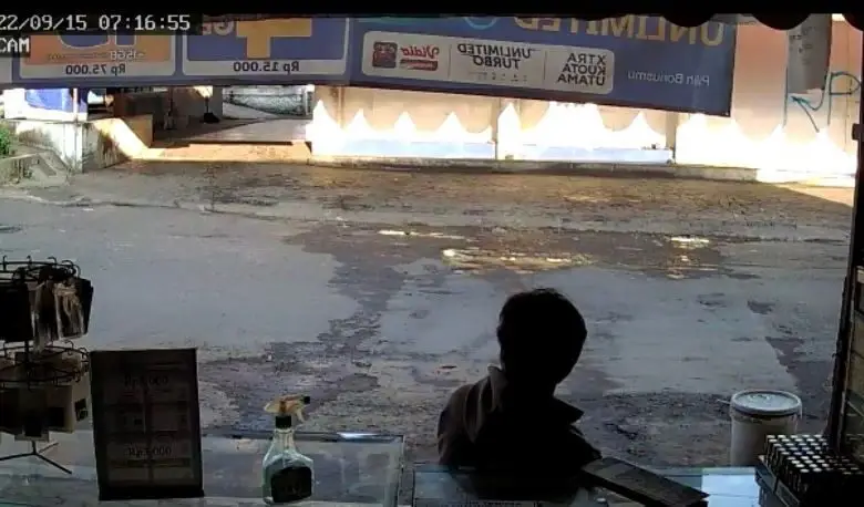 Aksi Nekat Pencurian Handphone di Cianjur Terekam Kamera Pengawas CCTV