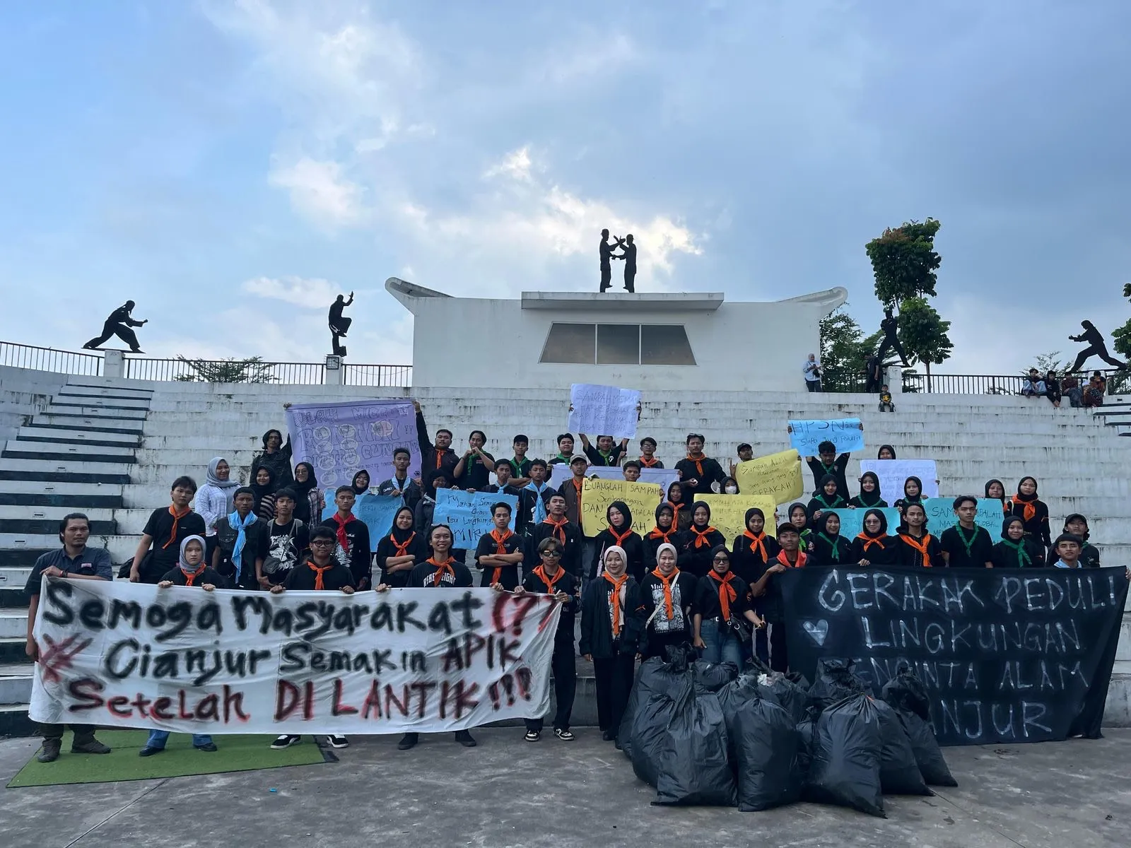 Aksi Pungut Sampah di Cianjur, Seruan Peduli Lingkungan di Hari Peduli Sampah Nasional
