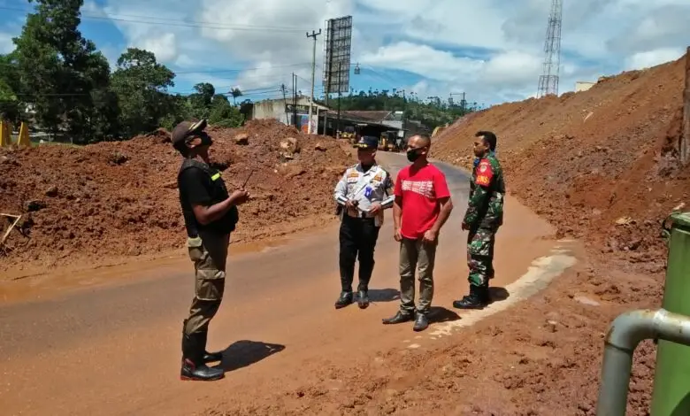 Alat Berat dan Personel Masih Siaga di Lokasi Longsor Sukanagara