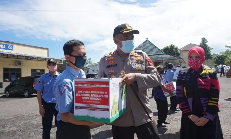 Alumni Akpol 98 Bagikan 750 Paket Sembako di Cianjur