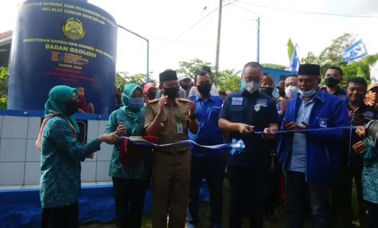 Anggota DPR RI Ini Resmikan Sumur Bor di Cianjur Selatan