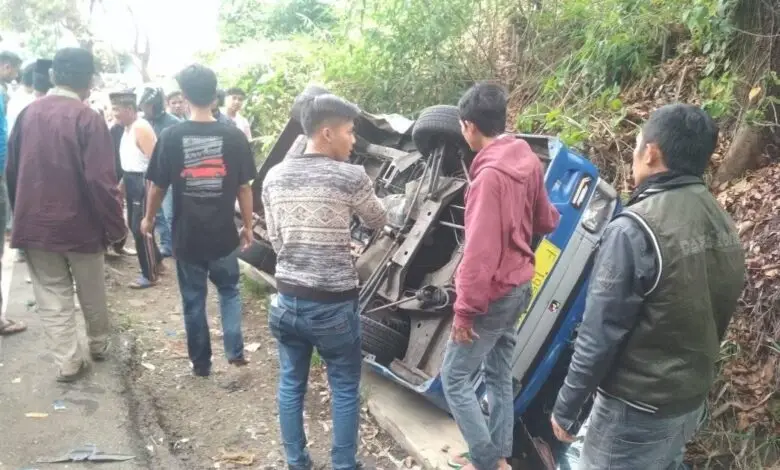 Angkot Ditabrak Mobil di Cibeureum, Dua Penumpang Luka