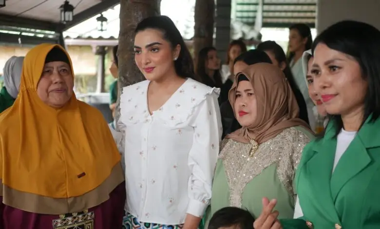 Artis Penyanyi Ashanty Buka Toko Distributor AExpert Cianjur