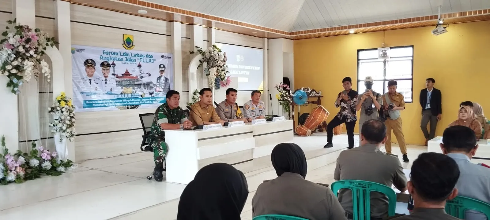 Atasi Macet di Cipanas, Pemkab Cianjur Segera Tertibkan Angkot dan PKL