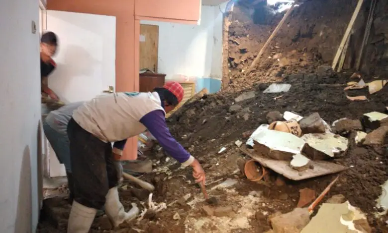 Banjir Terjang Cipanas, Tembok Dapur Warga Jebol