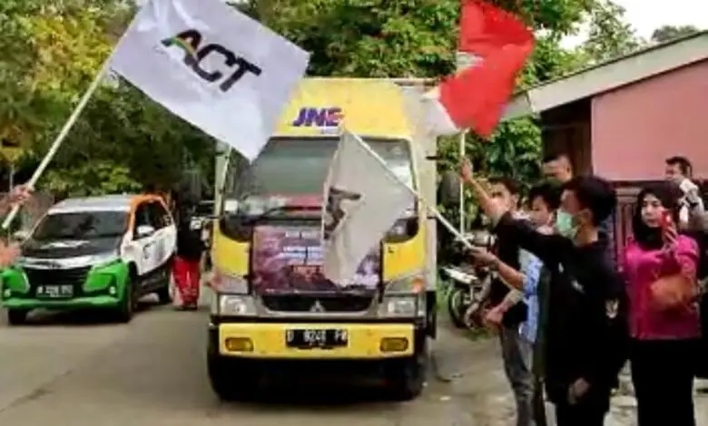 Bantu Korban Semeru, ACT Cianjur Berangkatkan Truk Kemanusiaan ke Lumajang
