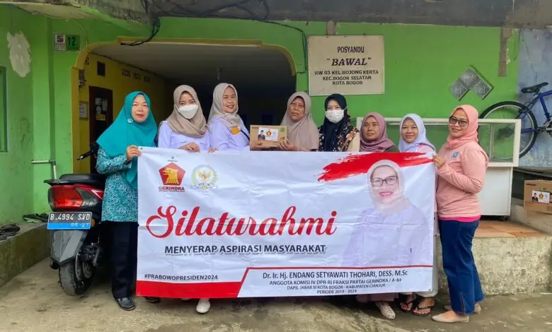 Bantu Pemenuhan Nutrisi di Bogor, Hj Endang Salurkan Biskuit Bayi dan Balita