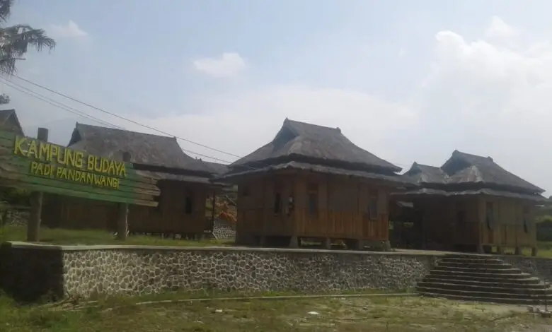 Banyak Spot Selfie di Kampung Budaya Pandanwangi