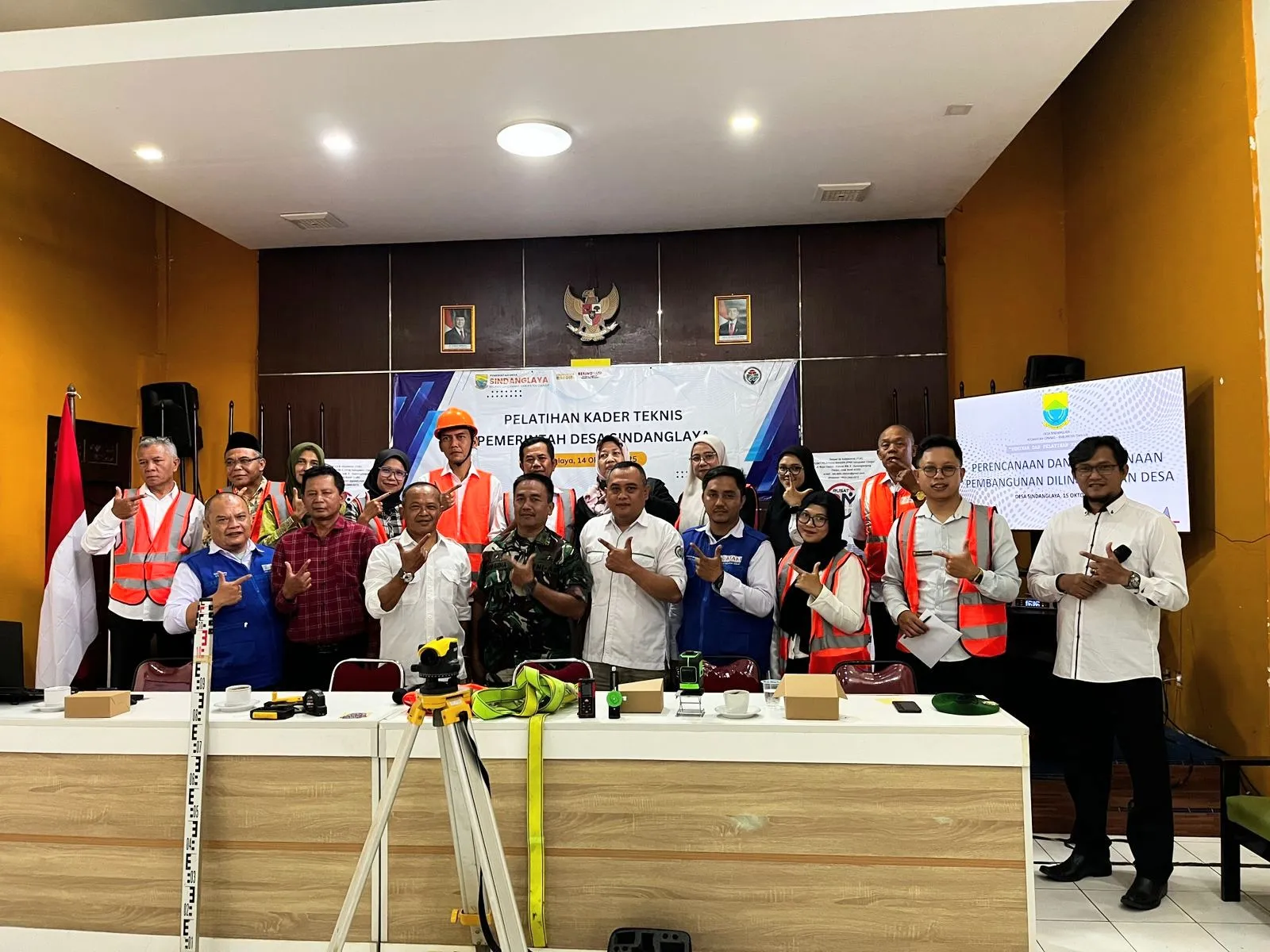 Bekal Konkret Pembangunan Desa yang Profesional, Perangkat dan Elemen Desa Sindanglaya Ikuti Pelatihan Kader Teknis