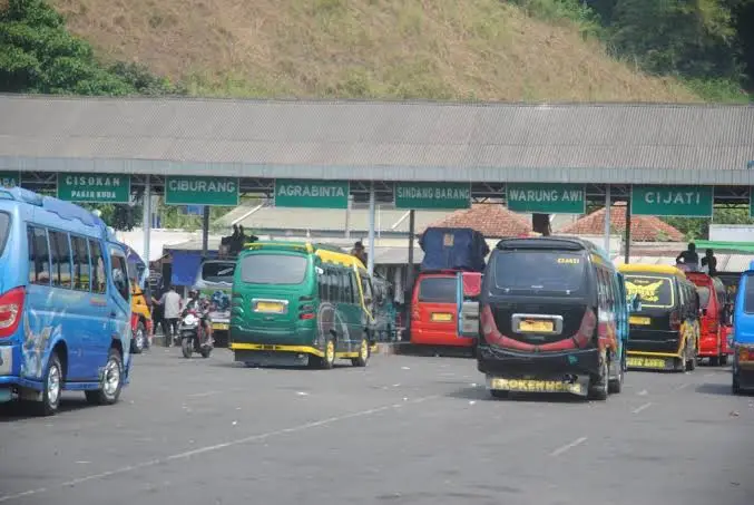 Belum Ada Tarif Baru, Sopir Elf di Cianjur Mogok Kerja