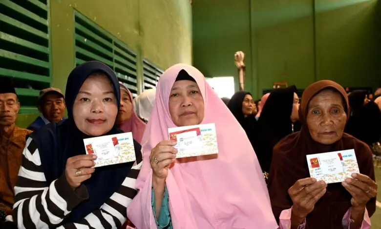 Beras E-Warong di Cikancana Pecah dan Kusam