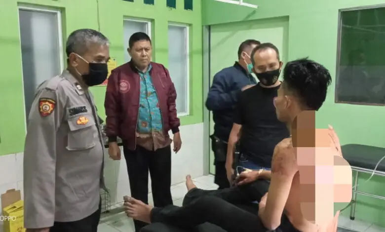 Berdarah-darah! Ayah dan Anak di Cianjur Dibacok Komplotan Orang Tak Dikenal