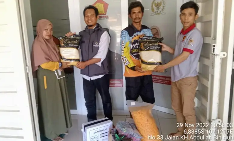 Bergerak Untuk Kedaulatan Pangan, Energi dan Air, Hj Endang Berikan Bantuan Warga Terdampak Gempa Cianjur