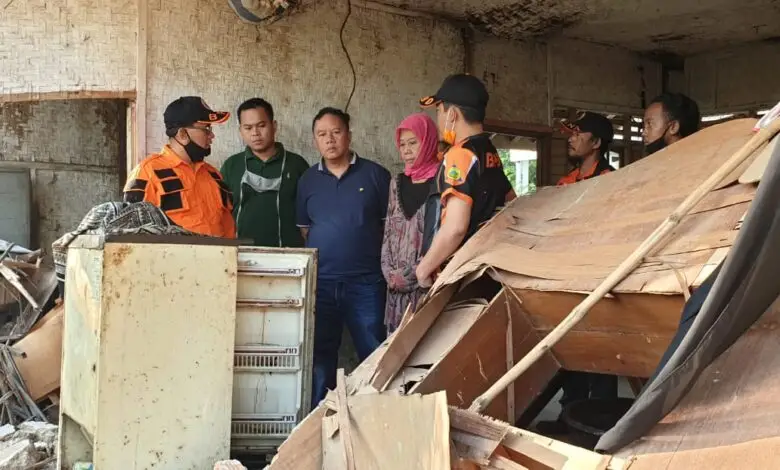 BPBD Cianjur Bantu Korban Pergeseran Tanah di Warungkondang
