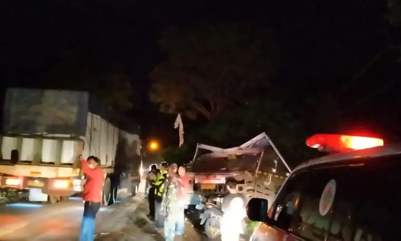 Brakk! Kecelakaan di Bangbayang Cianjur, Truk Tabrak Warung Diduga Akibat Rem Blong