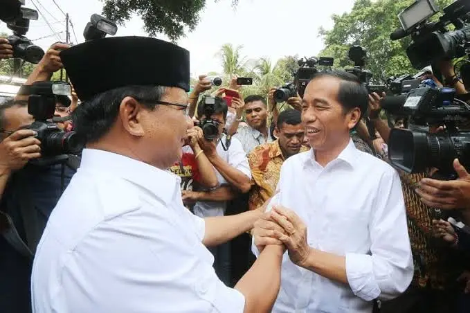 Breaking News: Jokowi dan Prabowo Bertemu di MRT Lebak Bulus