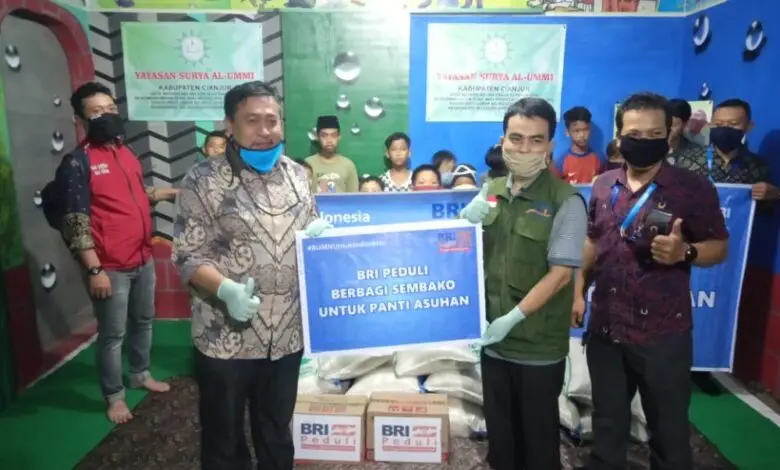 BRI Peduli Cabang Cianjur Bagikan Sembako ke Yayasan Al-Ummi