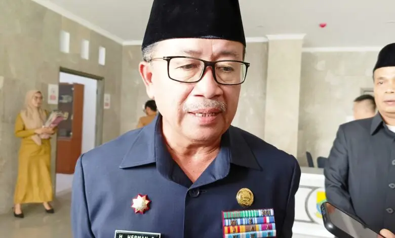 Bupati Cianjur Tinjau Alun-alun Ciranjang