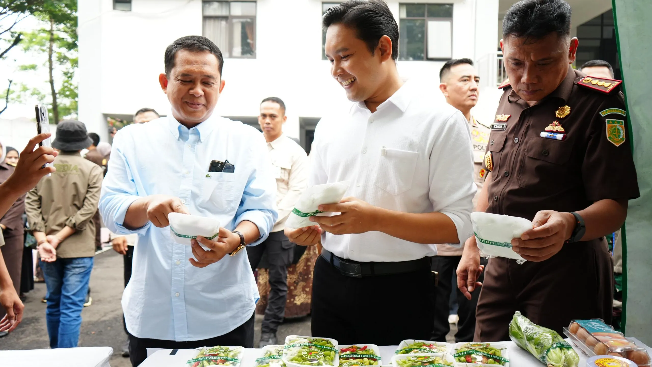 Bupati Hadiri Pasar Murah Kejari, Produk Asli Warga Binaan Lapas Cianjur