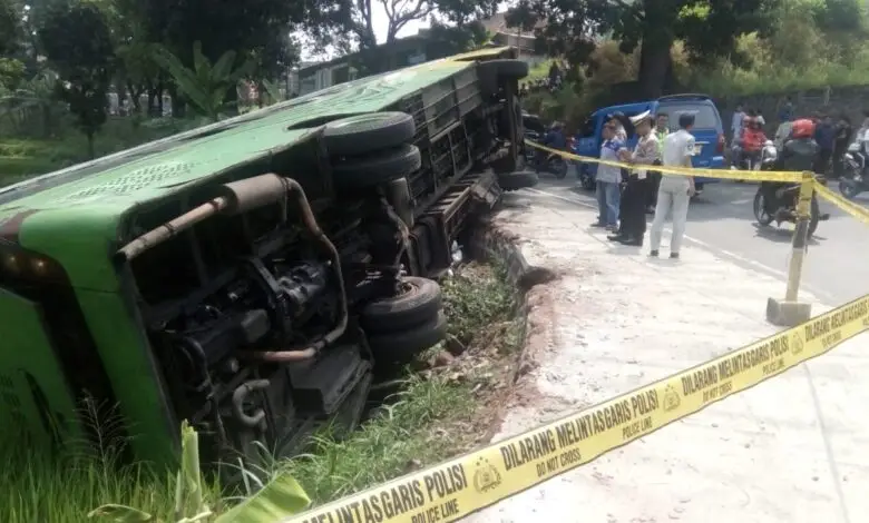 Bus Karunia Bakti Terguling di Tapal Kuda Cianjur, Begini Kata Saksi