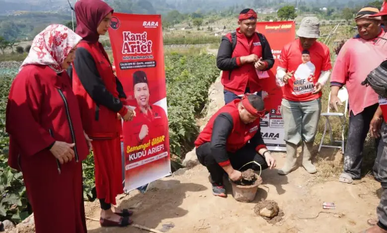 Caleg DPR RI Kang Arief Rachman Berikan Bantuan Pembangunan Jalan di Cianjur