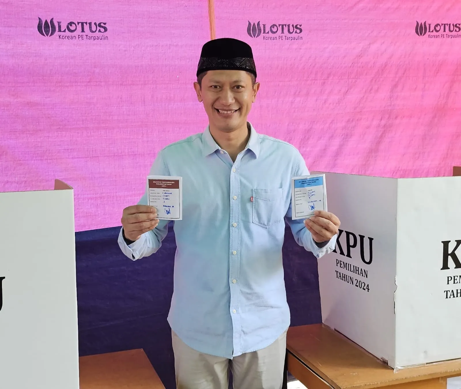 Calon Bupati Nomor 3 Deden Nasihin Nyoblos di Cijati, Sapa Warga dengan Antusias