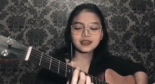 Cerita Lula Maura, Youtuber Cianjur yang Punya Suara Emas