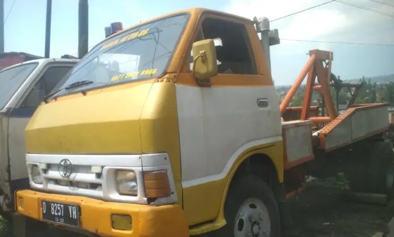 Cerita Petugas Derek Kecelakaan di Jalur Puncak Ciloto