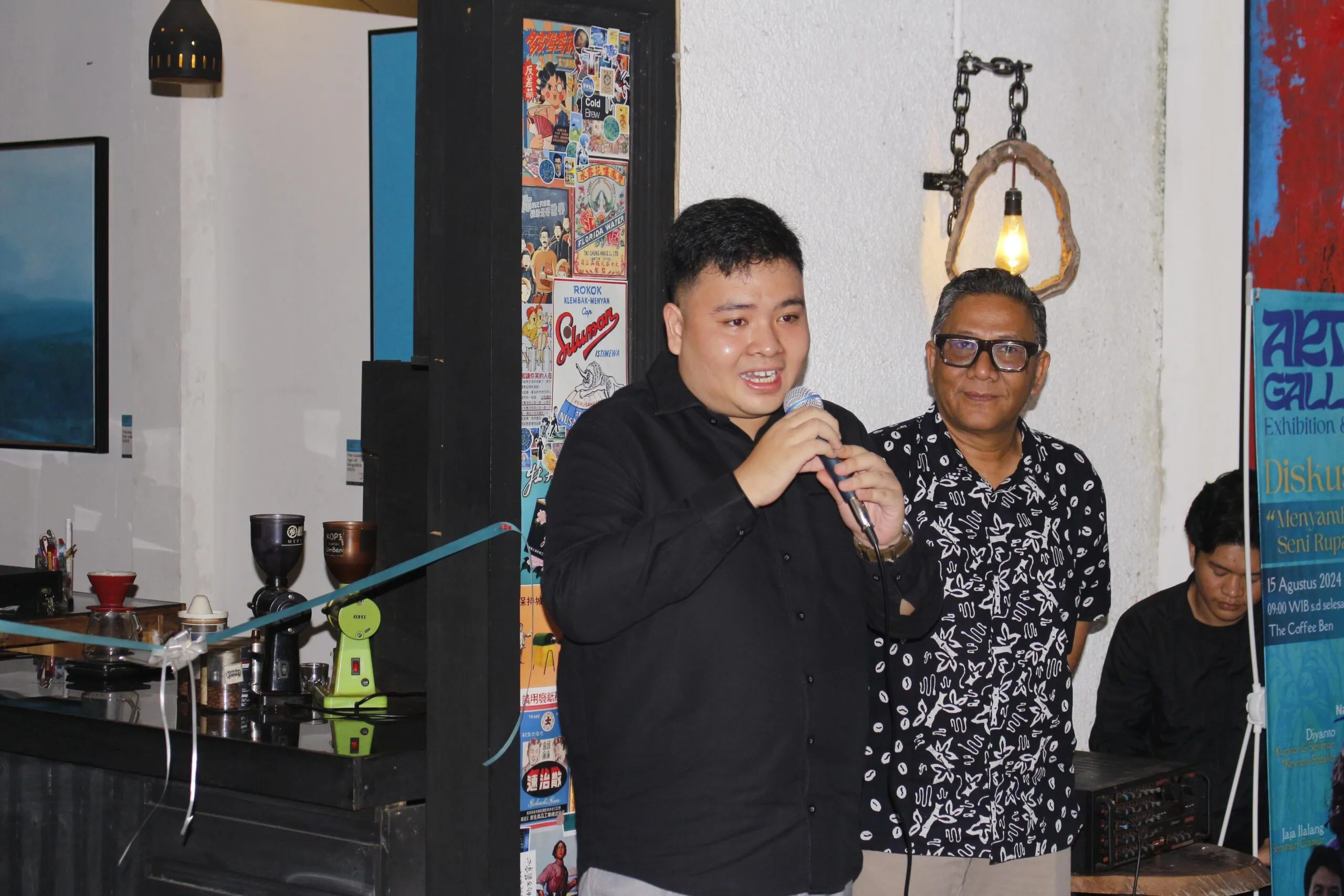 Christopher Alexander Gelar Pameran Tunggal "Le Turquoise" Painting for Healing, Mengandung Makna Keseimbangan Emosional