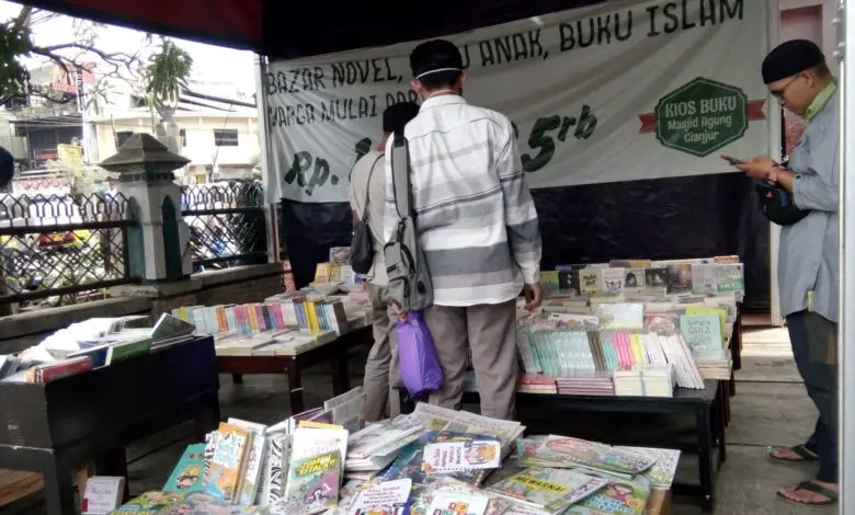 Di Tengah Pandemi, Kios Buku Masjid Agung Cianjur Gelar Bazzar