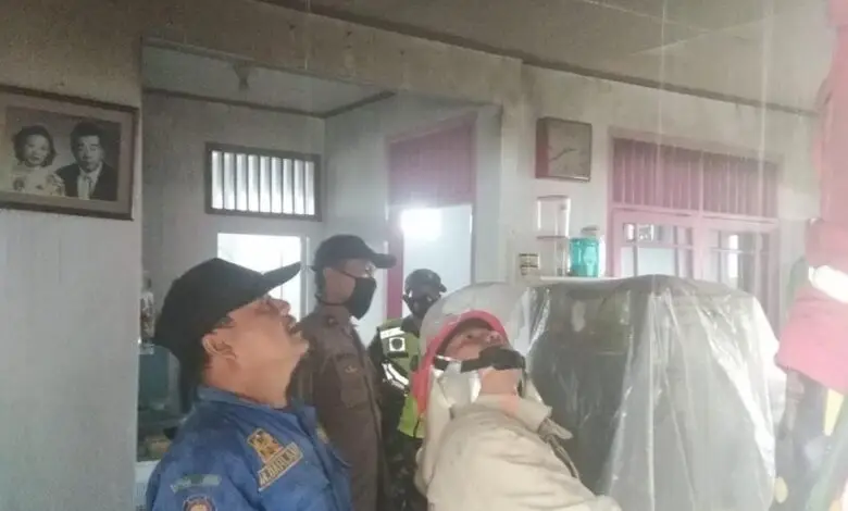 Diduga Arus Pendek Listrik, Sebuah Rumah di Desa Gadog Kebakaran
