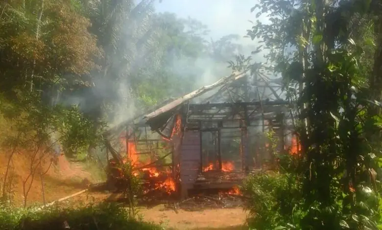 Diduga Gangguan Jiwa, Pria di Pasirkuda Cianjur Bakar Rumah Sendiri