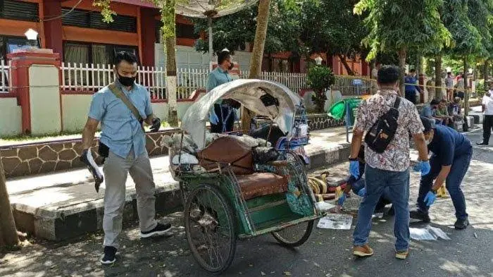 Diduga Iri, Tukang Becak di Trenggalek Tega Bacok Teman Sendiri hingga Tewas