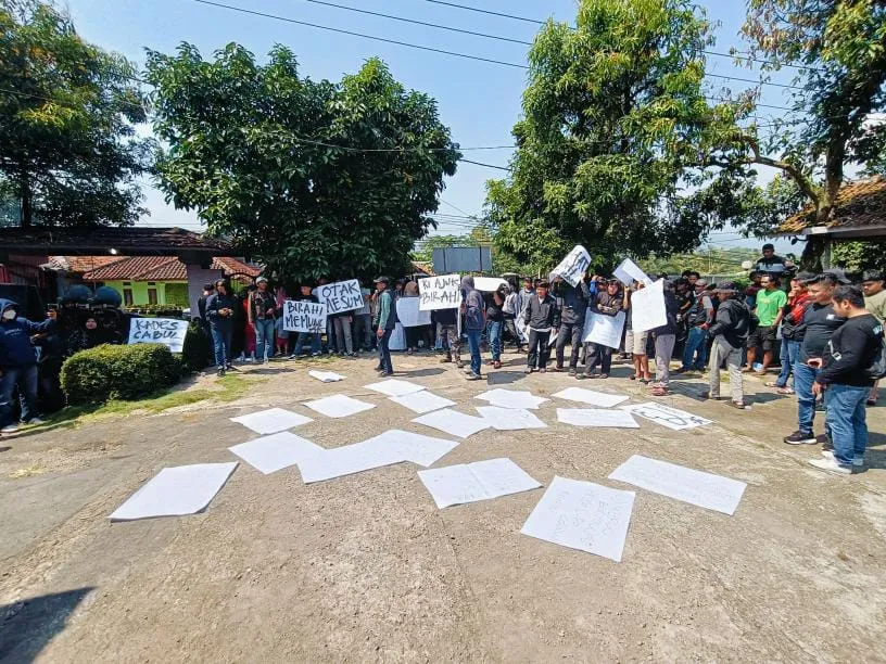Diduga Lecehkan Staf, Kepala Desa Sukaraharja di Cianjur Mundur Usai Didesak Warga