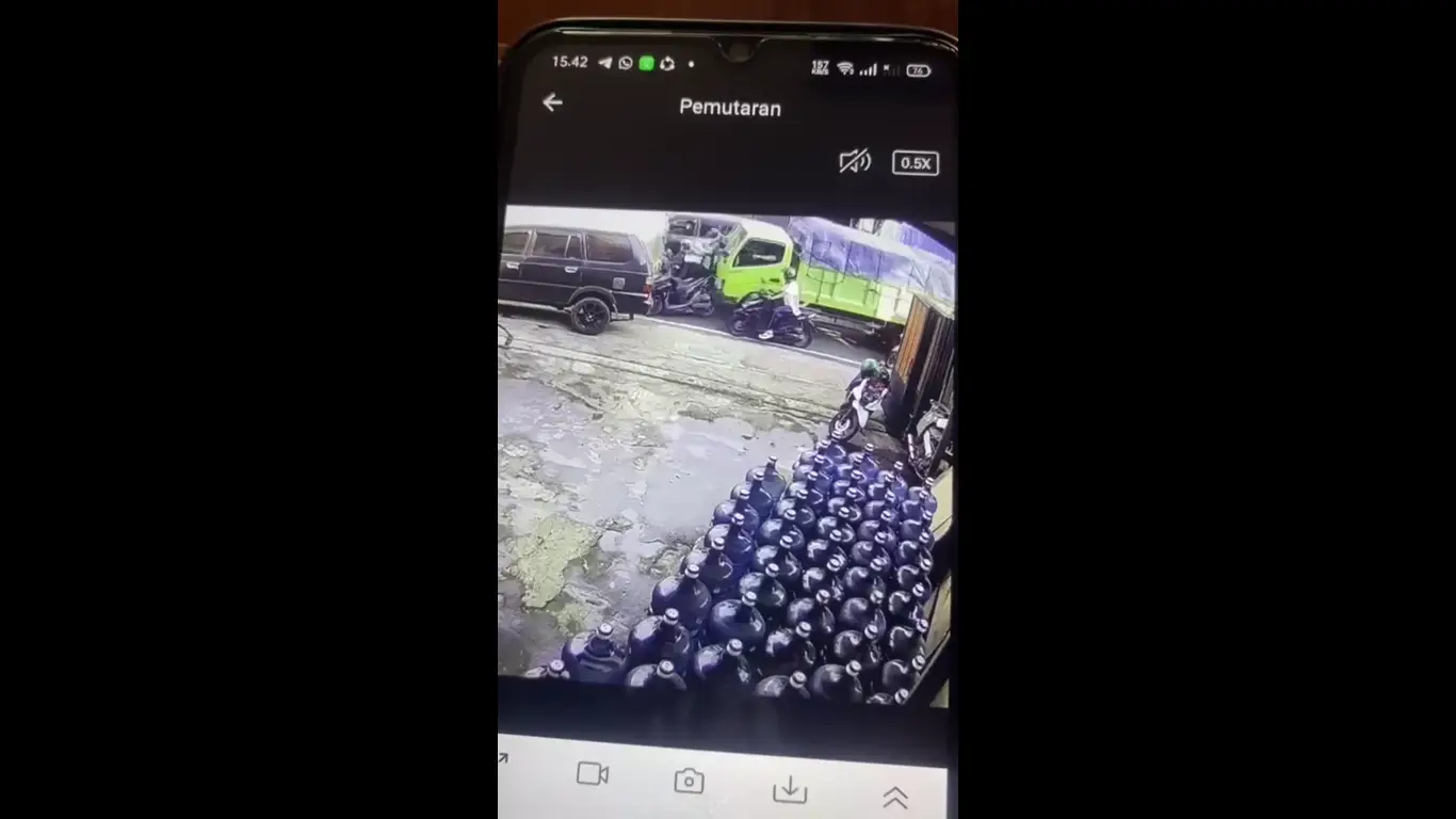 Diduga Rem Blong! Kecelakaan Truk di Bypass Cianjur, Banyak Motor yang Tertabrak, Ada yang Terlindas?