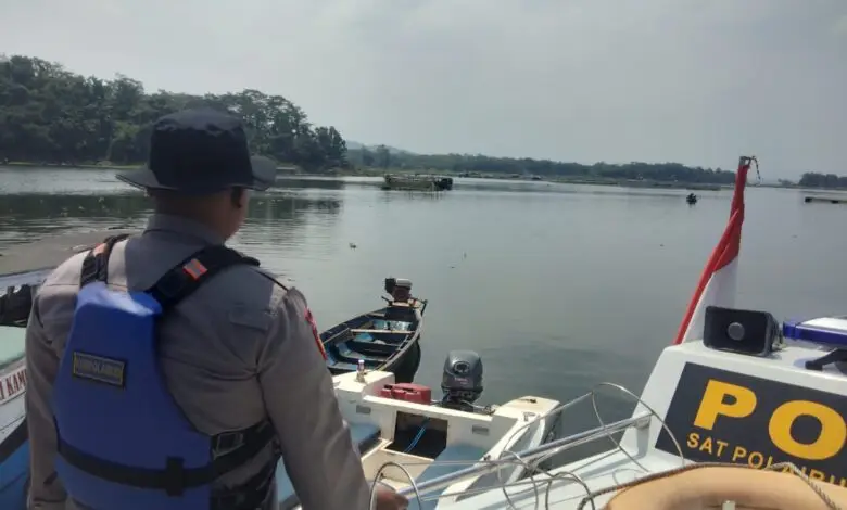 Diduga Terpeleset di Perahu, Seorang Pria Tenggelam di Waduk Cirata