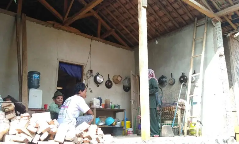 Digoyang Gempa, Dua Rumah di Cibeber Rusak
