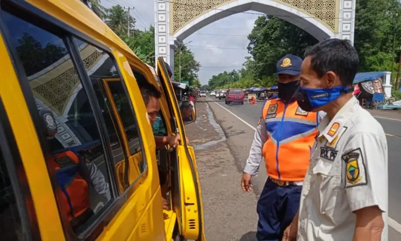 Disiplin Prokes, Kendaraan Umum Tetap jadi Sasaran Razia Operasi Yustisi