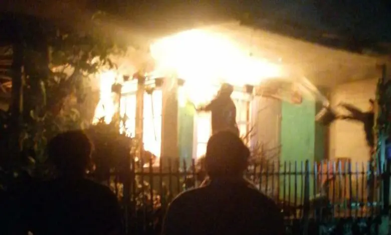 Ditinggal Pemilik, Rumah di Cugenang Cianjur Kebakaran