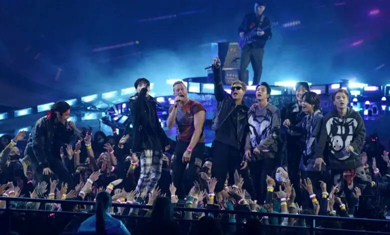 Duet Epic BTS dan Coldplay, Klik Link Nonton AMA 2021 di Sini!