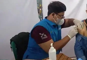 Efikasi Vaksin Moderna Lebih Tinggi, Bagaimana Efek Sampingnya?